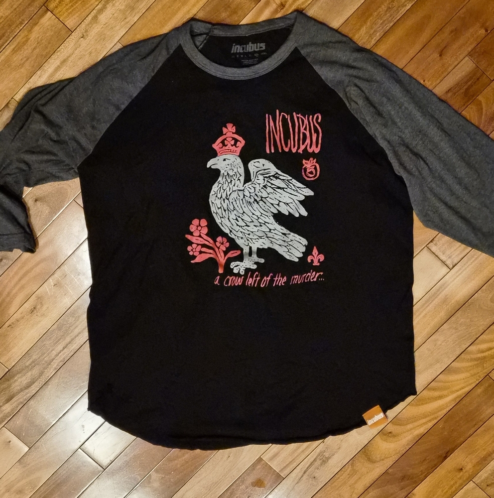 Amous Black and Gray Long Sleeve Graphic Tee